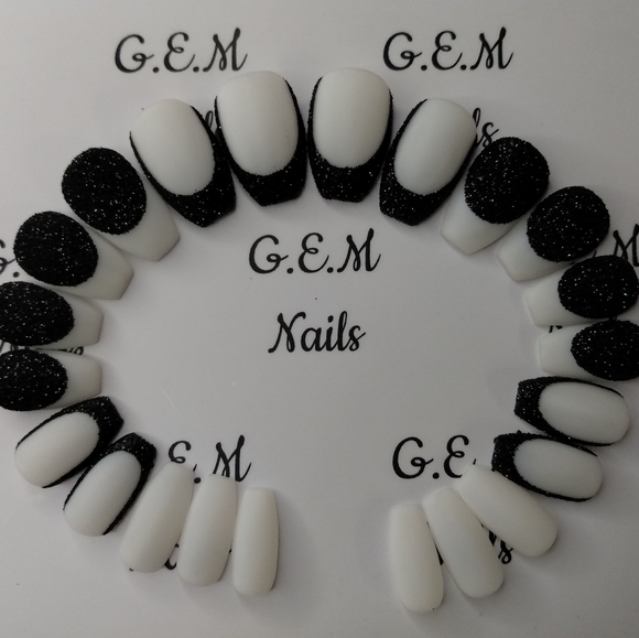 Press on nails (short coffin) - Picture 3 of 3